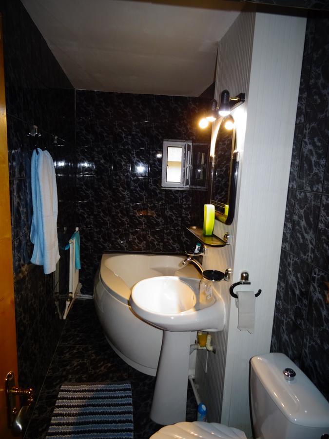 Apartament Cu Doua Camere Slănic-Moldova Exteriér fotografie